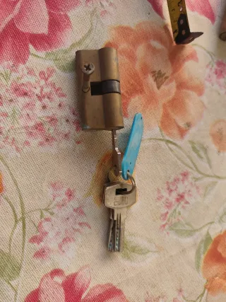 Bombín de puerta con 4 llaves