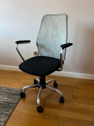 Silla de escritorio ajustable