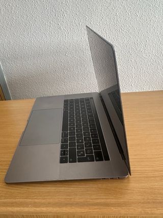MacBook Pro 15 i7 16GB RAM 500GB SSD + Office 2019