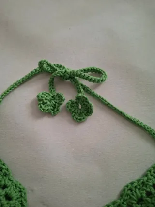 Top de ganchillo hecho a mano