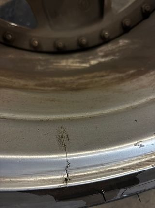 Serviço de reparação e pintura de Jantes