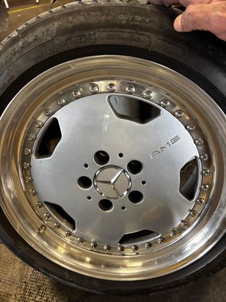 Serviço de reparação e pintura de Jantes