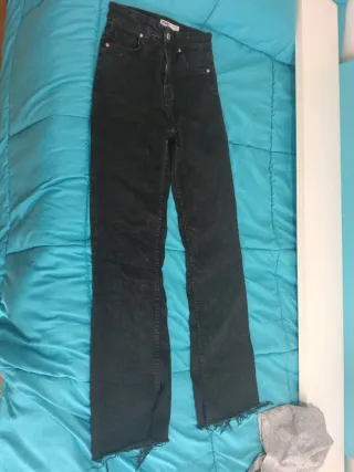 Pantalón Bershka Talla 32 Negro