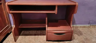 Escritorio madera maciza con estantería