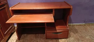 Escritorio madera maciza con estantería