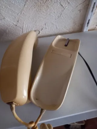 Teléfono retro beige