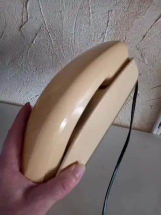 Teléfono retro beige