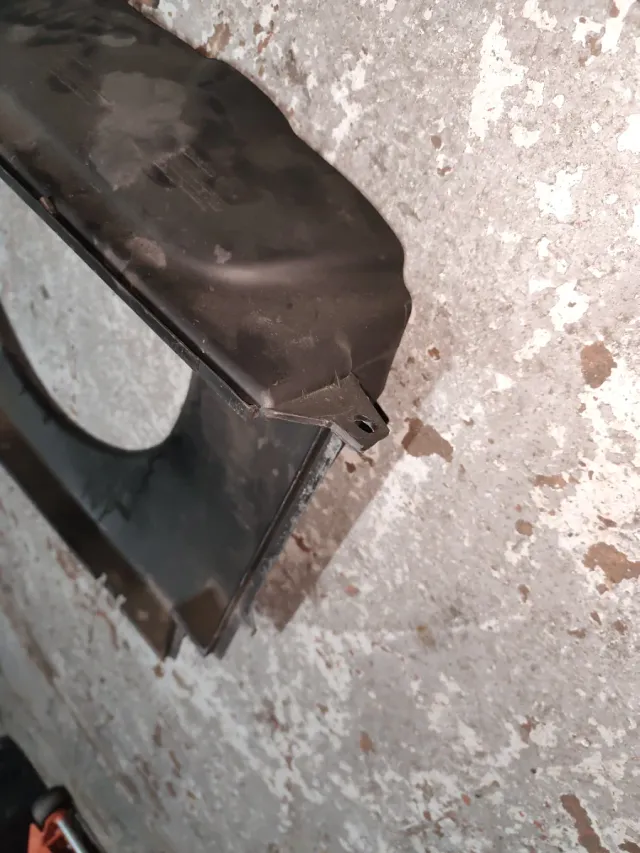 Cubre radiador BMW 530d E39