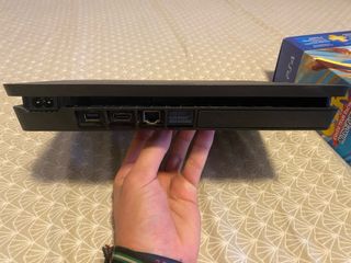 PS4 (PlayStation 4) Negra + CTR