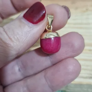 Colgante piedra natural rosa y oro