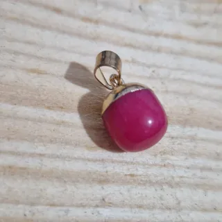 Colgante piedra natural rosa y oro