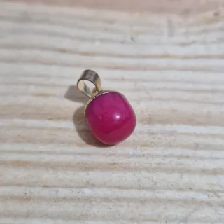 Colgante piedra natural rosa y oro