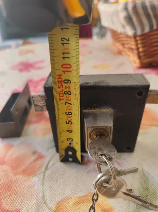 Cerradura de puerta con 3 llaves