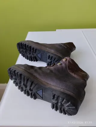 Botas montaña mujer senderismo alpinismo