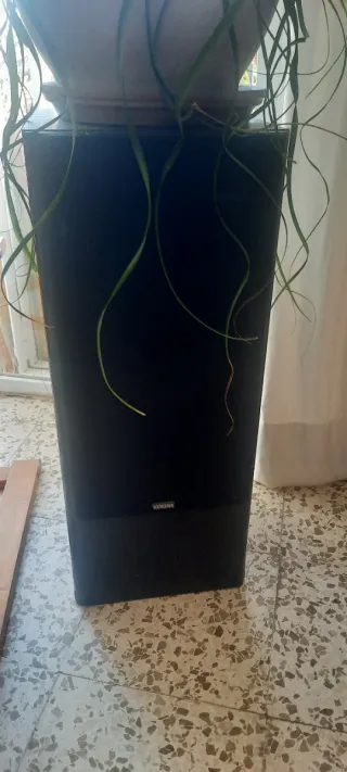 Altavoces Yamaha Negro