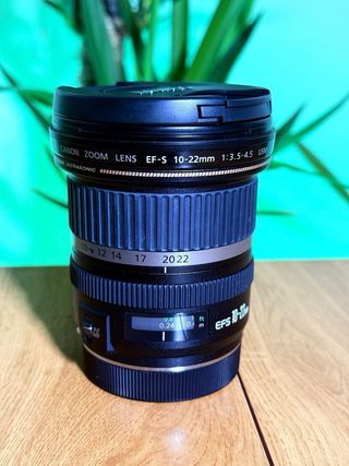 COMO NUEVO Objetivo 10-22mm canon