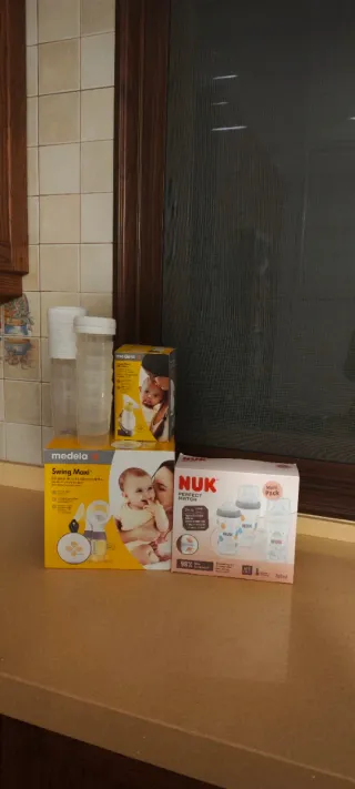 Medela Swing Maxi y Biberones Nuk