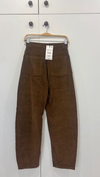 Pantalón pana Zara marrón