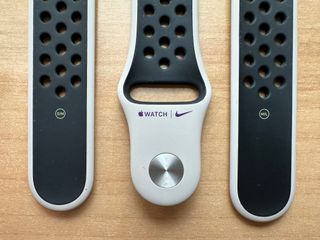 Apple Watch X Nike 40mm. Desert Sand/Black Band