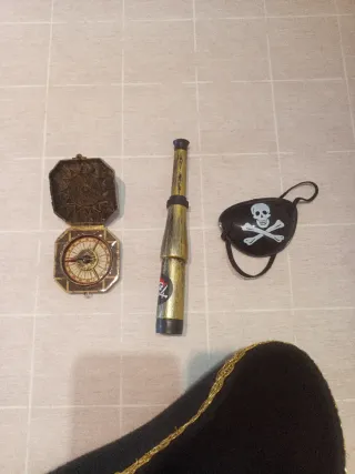Disfraz Pirata: Sombrero, Brújula, Telescopio....