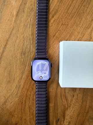 Apple Watch Series 11 Negro/Morado