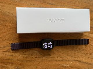 Apple Watch Series 11 Negro/Morado