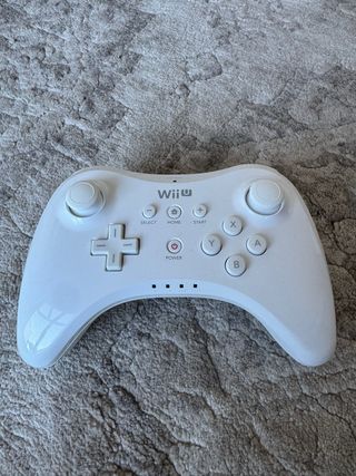 Nintendo Wii U Bianca + Controller Pro