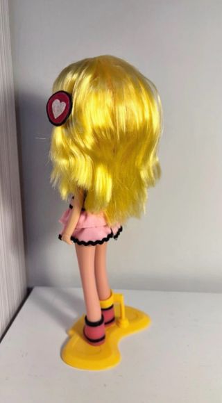 Muñeca Piny de Pinypon Julia