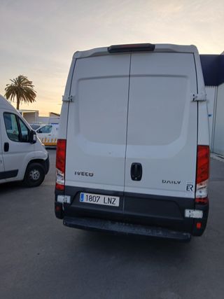 IVECO DAILY 2021 1807LNZ