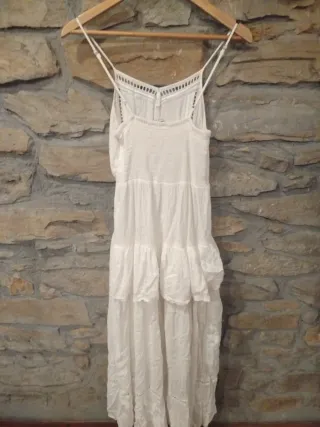 Vestido largo blanco con tirantes