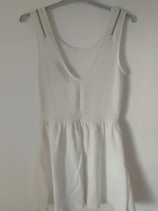 Vestido Springfield blanco con cremalleras