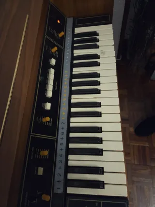 Órgano Hammond con Ritmos