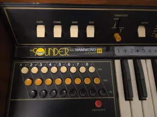 Órgano Hammond con Ritmos