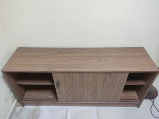 Mueble/armario marrón de madera para salón