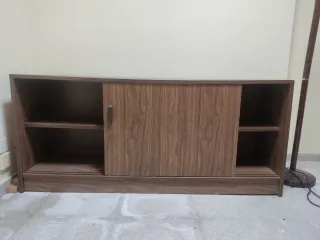 Mueble/armario marrón de madera para salón