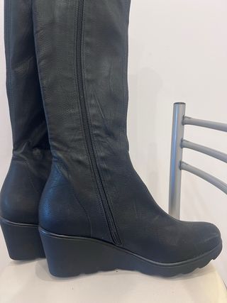 Botas altas negras cómodas