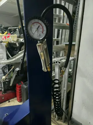 Desmontadora Neumáticos 220v EQT-300-220