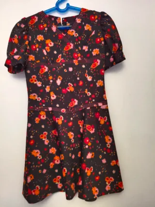 Vestidos, faldas y abrigo