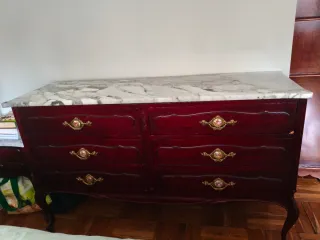 Juego de tocador y dos mesitas de noche