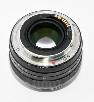 Objetivo Carl Zeiss Planar 50mm f/1.4 ZE T*