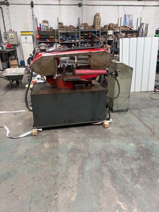 Sierra semiautomática