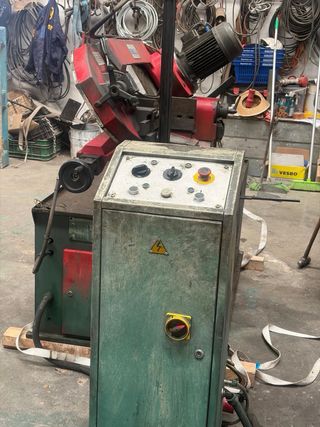 Sierra semiautomática