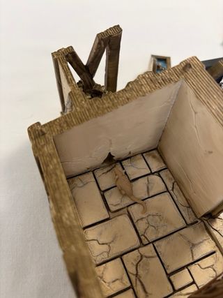 Casa delle 3 monete, dipinta a mano