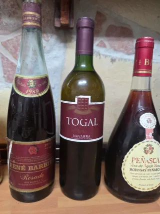 Set di Bottiglie di Vino per Decorazione