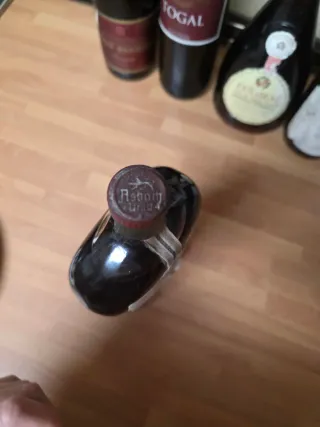 Set di Bottiglie di Vino per Decorazione