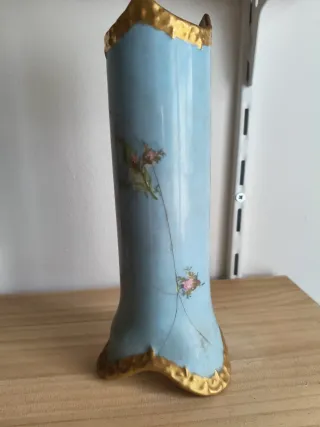 Jarrón francés de porcelana azul y dorado