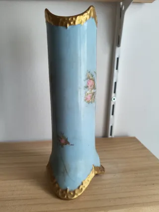 Jarrón francés de porcelana azul y dorado