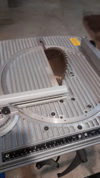 Sierra Mesa + Ingletadora 1800W