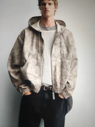 Cazadora Zara con capucha