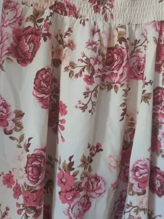 Vestido floral beige y rosa